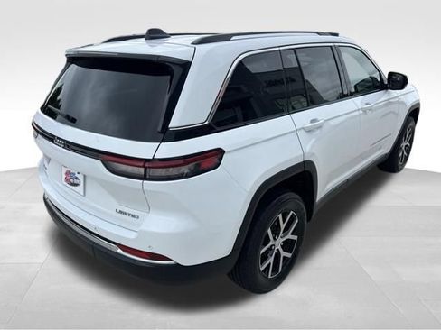 Used 2023 Jeep Grand Cherokee Limited AWD/4WD image 8