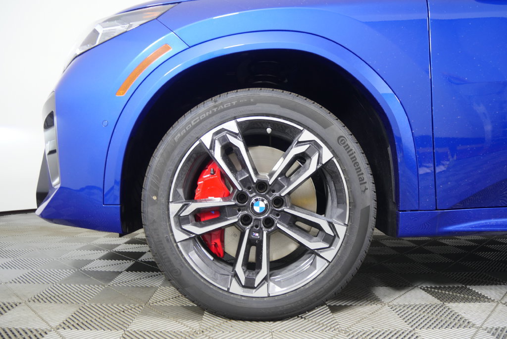 Used 2026 BMW X2 xDrive28i w/ M Sport Package AWD/4WD image 2