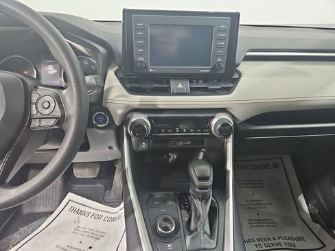 Used 2021 Toyota RAV4 XLE w/ Convenience Package image 17