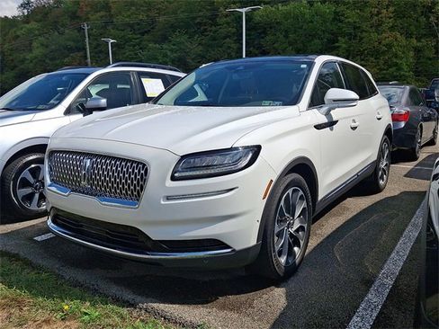 Used 2022 Lincoln Nautilus Reserve w/ Equipment Group 201A image 3