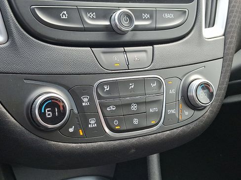 Used 2024 Chevrolet Malibu LT image 16