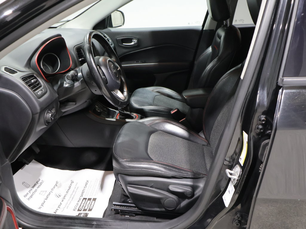 Used 2019 Jeep Compass Trailhawk AWD/4WD image 10