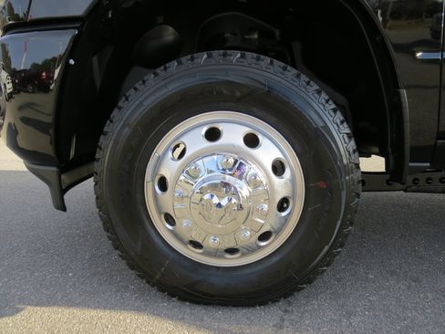 New 2026 RAM 3500 Laramie w/ Sport Appearance Package AWD/4WD image 10