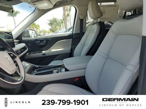 New 2025 Lincoln Aviator Premiere w/ Equipment Group 101A image 18