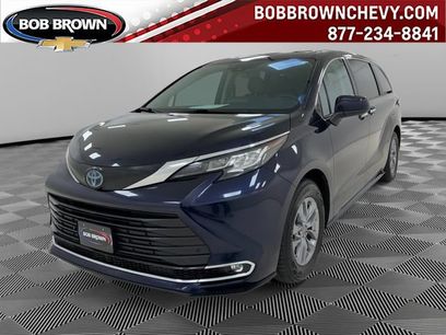 Used 2022 Toyota Sienna XLE