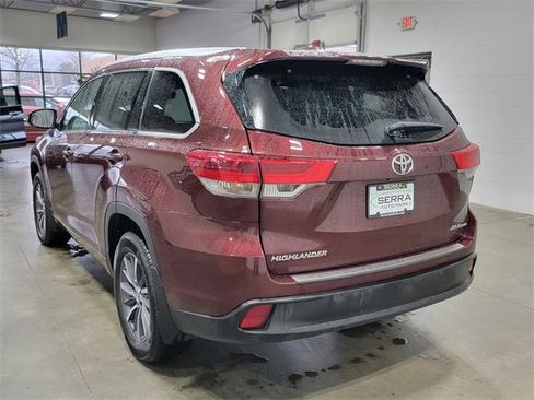 Used 2017 Toyota Highlander XLE image 8