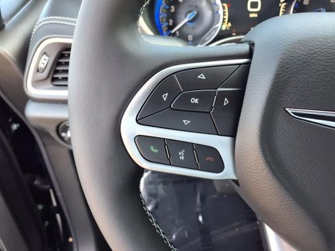 New 2025 Chrysler Pacifica Select image 7