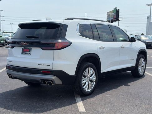 Used 2024 GMC Acadia Elevation w/ Luxury Package FWD image 5