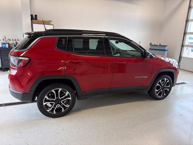 Used 2023 Jeep Compass Limited w/ Sun and Sound Group AWD/4WD image 8