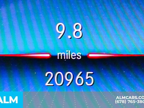 Used 2023 Mercedes-Benz EQB 300 4MATIC image 40