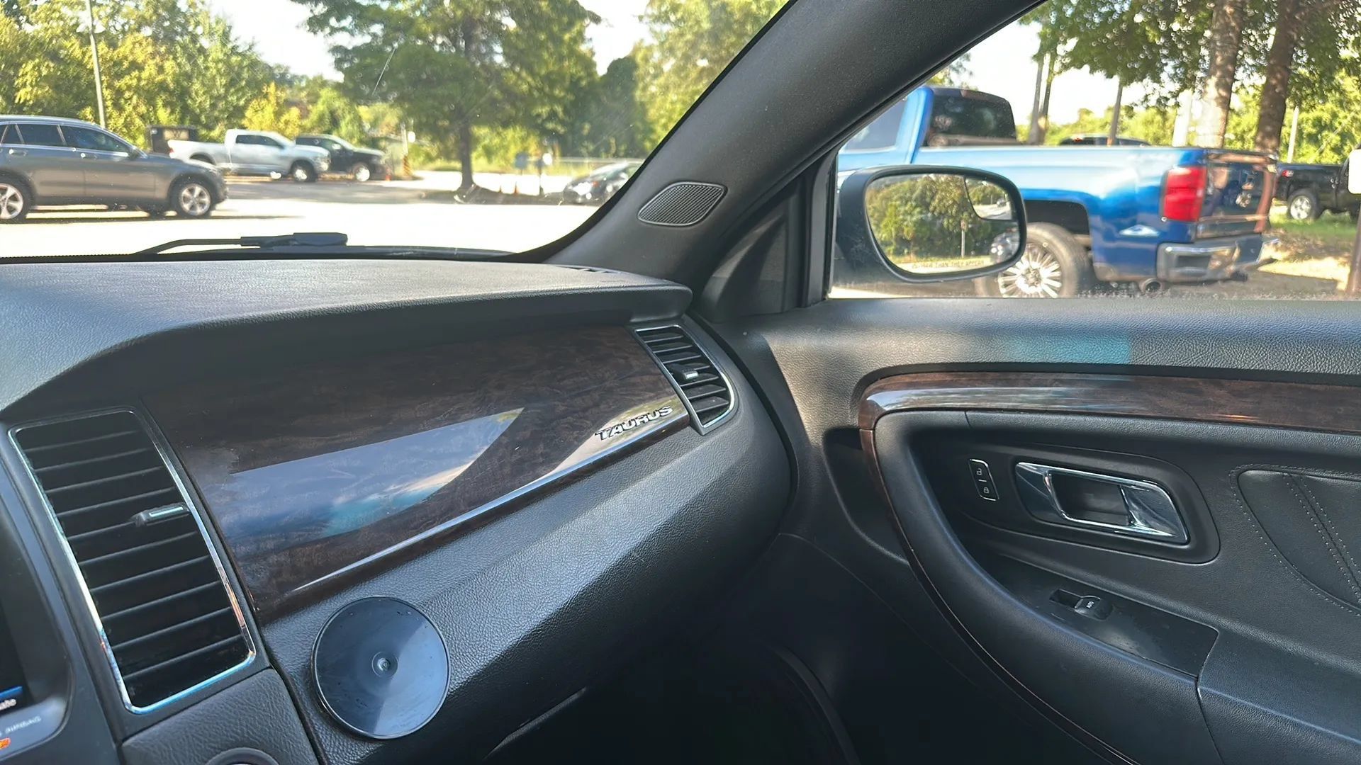 Used 2014 Ford Taurus Limited FWD image 20