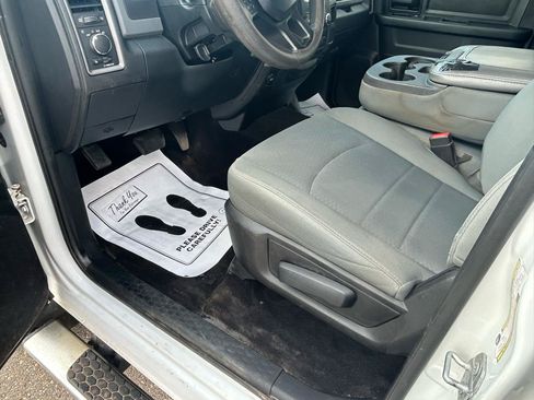 Used 2018 RAM 2500 Tradesman w/ Chrome Appearance Group AWD/4WD image 10