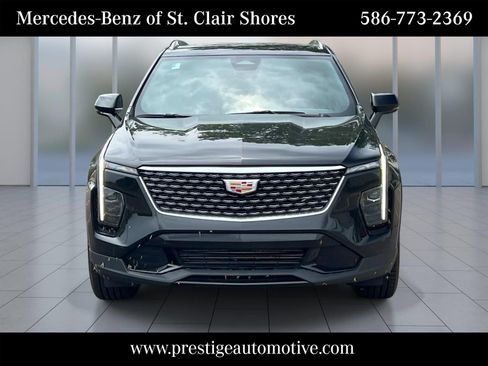 Used 2024 Cadillac XT4 Premium Luxury w/ Cold Weather Package FWD image 9
