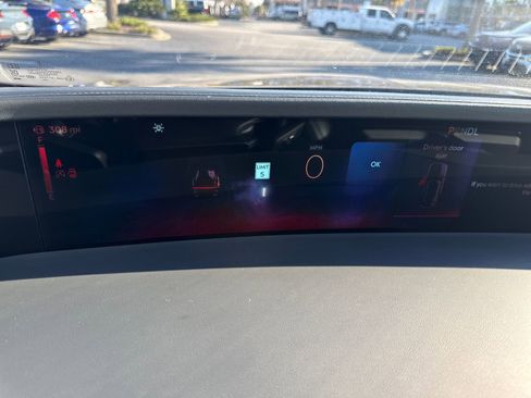 Used 2024 Lincoln Nautilus Reserve image 33