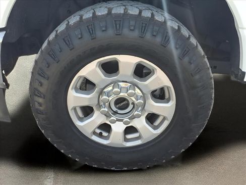 Used 2023 Ford F250 XLT w/ FX4 Off-Road Package image 22