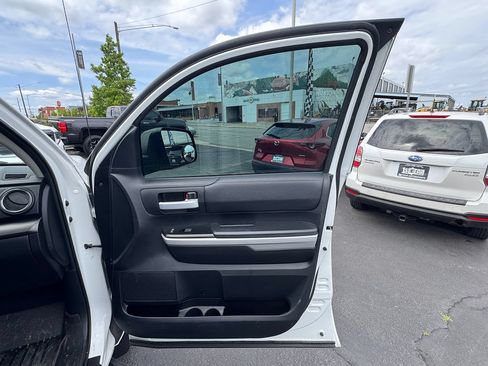 Used 2019 Toyota Tundra SR5 AWD/4WD image 27