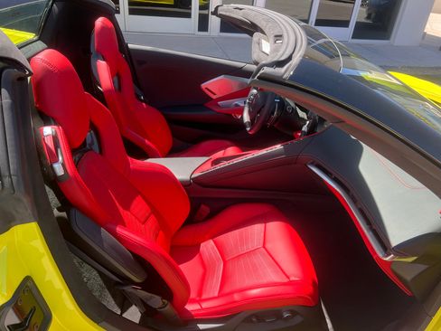 Used 2023 Chevrolet Corvette Stingray Premium Conv w/ Z51 Performance Package image 25