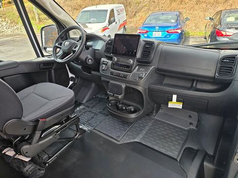 Used 2024 RAM ProMaster 3500 w/ Delivery Van Package image 34