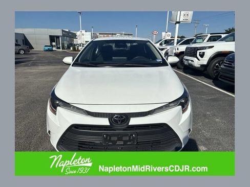 Used 2024 Toyota Corolla LE FWD image 1