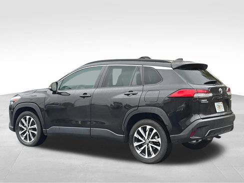 Used 2024 Toyota Corolla Cross XLE image 7