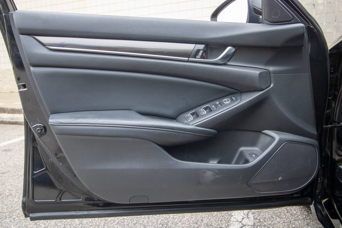 Used 2018 Honda Accord Sport image 10