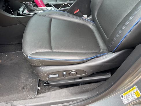 Used 2025 Buick Encore GX Sport Touring w/ Experience Buick Package image 7