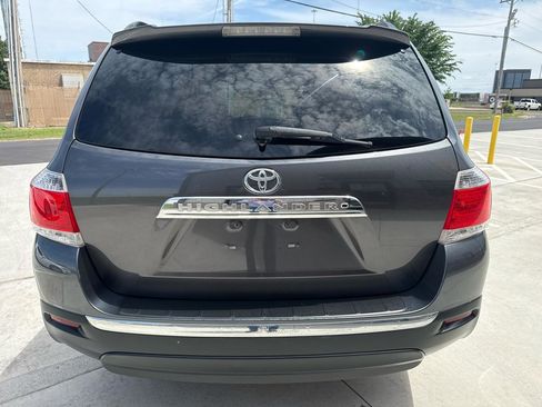 Used 2012 Toyota Highlander SE FWD image 14