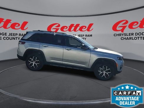Used 2025 Jeep Grand Cherokee Limited image 11