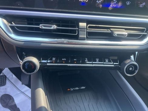 New 2026 Chevrolet Equinox EV LT image 25