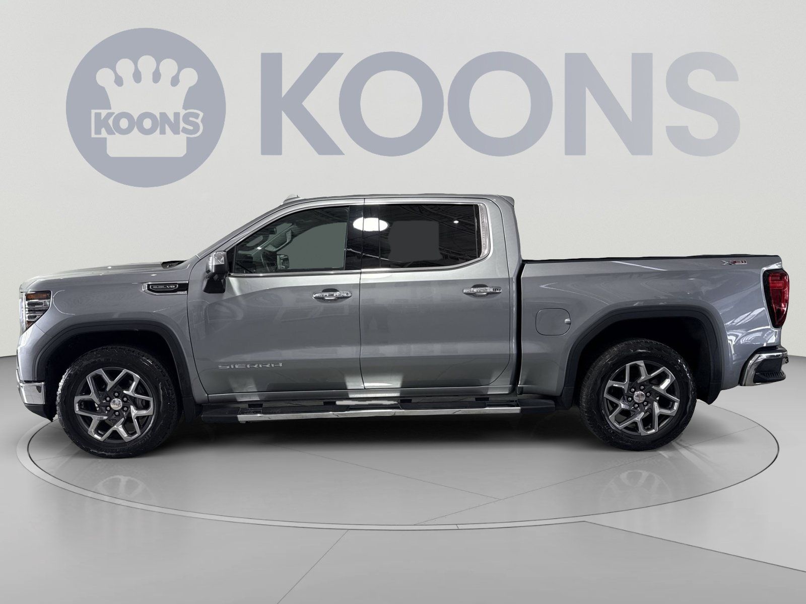 Used 2024 GMC Sierra 1500 SLT AWD/4WD image 7