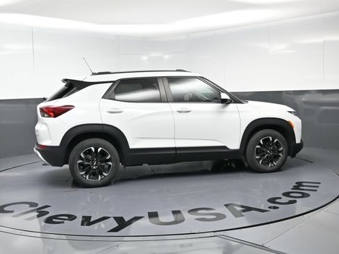 Used 2021 Chevrolet TrailBlazer LT w/ Premium Seating Package FWD image 10