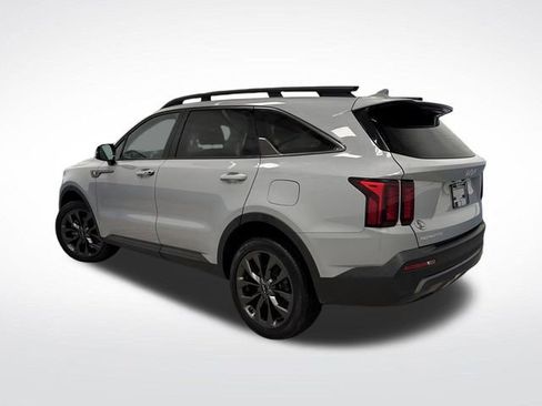 Used 2023 Kia Sorento X-Line EX image 3