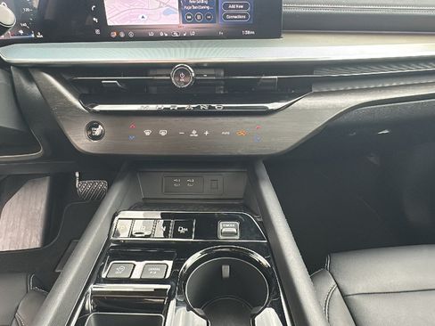 Certified 2025 Nissan Murano SL w/ Cargo Package AWD/4WD image 21