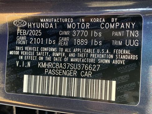 Used 2025 Hyundai Venue Limited FWD image 34