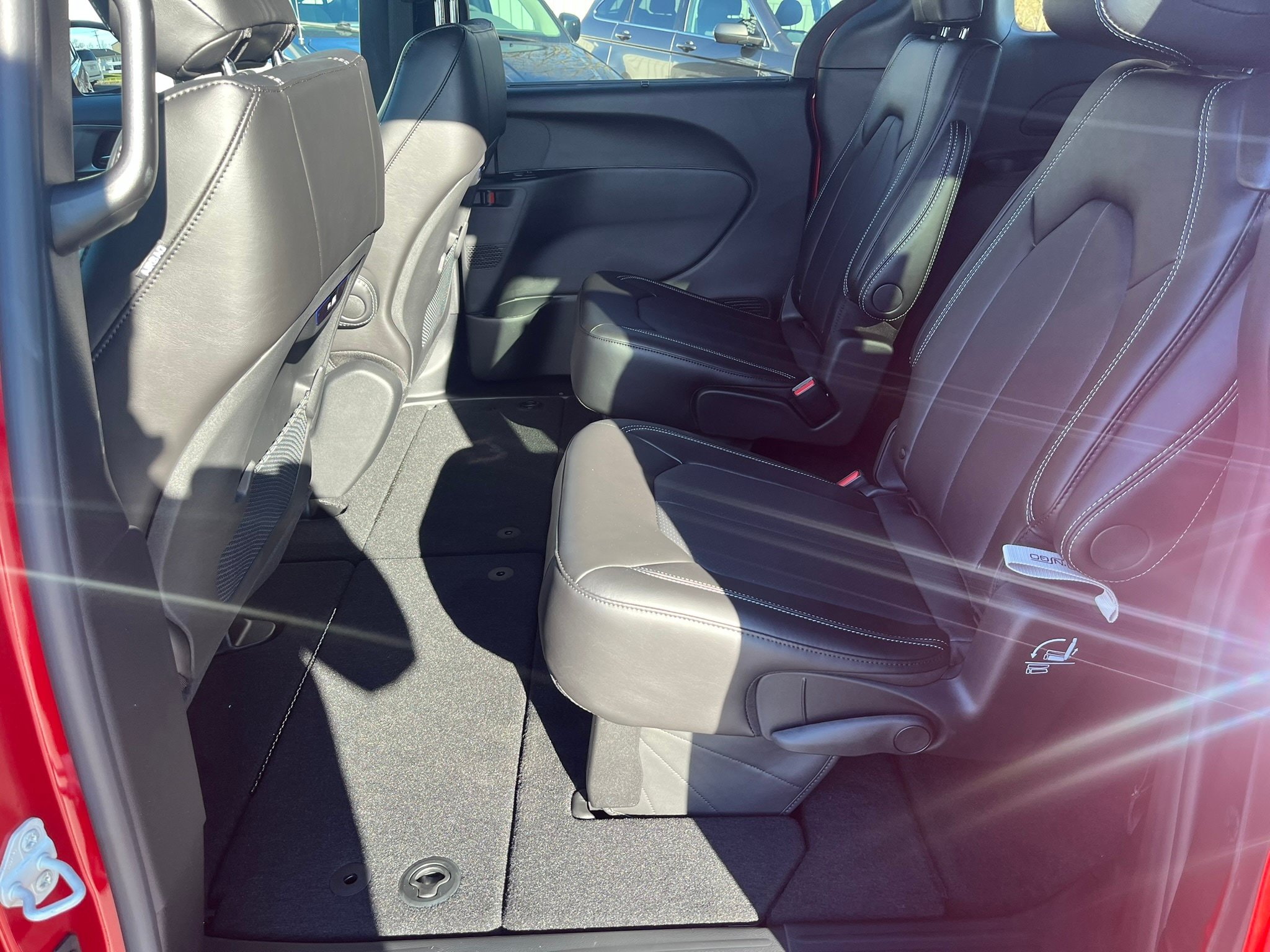New 2026 Chrysler Pacifica Select w/ S Appearance Package FWD image 22
