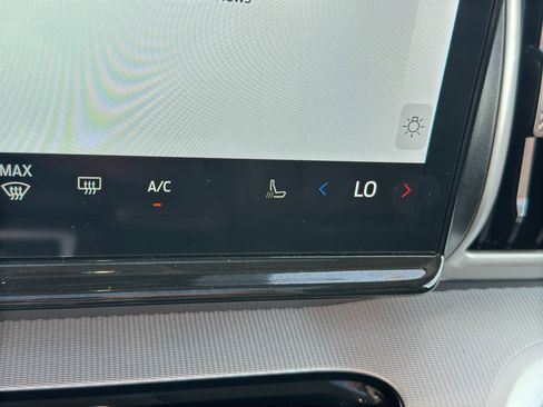 Used 2025 Ford Expedition Active AWD/4WD image 23