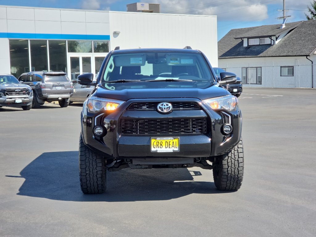 Used 2019 Toyota 4Runner SR5 Premium AWD/4WD image 3