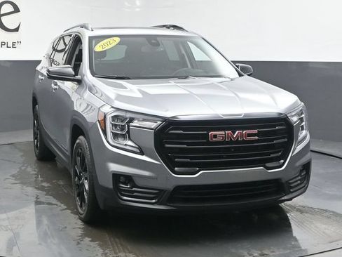 Used 2023 GMC Terrain SLT w/ Tech Package FWD image 51