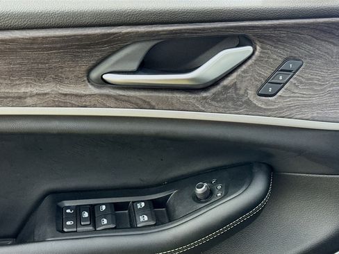 Used 2023 Jeep Grand Cherokee 4WD 4xe image 22