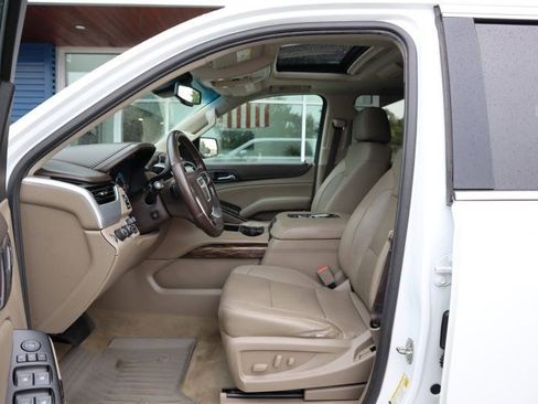 Used 2017 GMC Yukon SLT w/ Open Road Package image 9