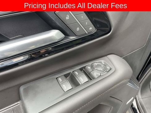 Used 2025 Chevrolet Tahoe High Country AWD/4WD image 21