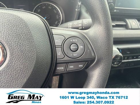 Used 2021 Toyota RAV4 LE AWD/4WD image 11