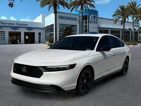 Certified 2025 Honda Accord SE image 4