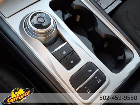 Used 2022 Ford Explorer XLT image 24