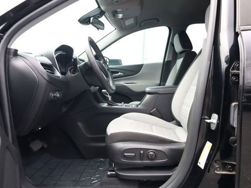 Used 2022 Chevrolet Equinox LS w/ LS Convenience Package image 12