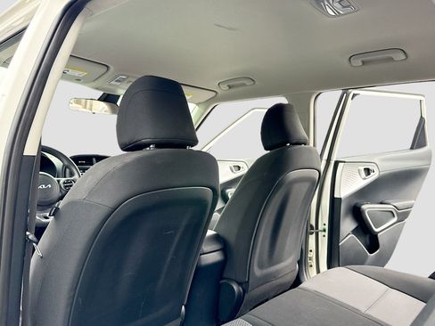 Used 2023 Kia Soul LX image 6
