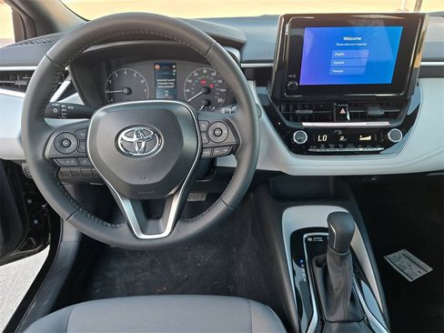 Used 2025 Toyota Corolla SE image 13