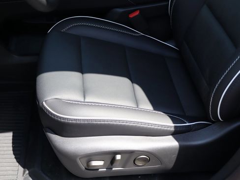 New 2025 GMC Acadia Denali w/ LPO, Floor Liner Package image 11