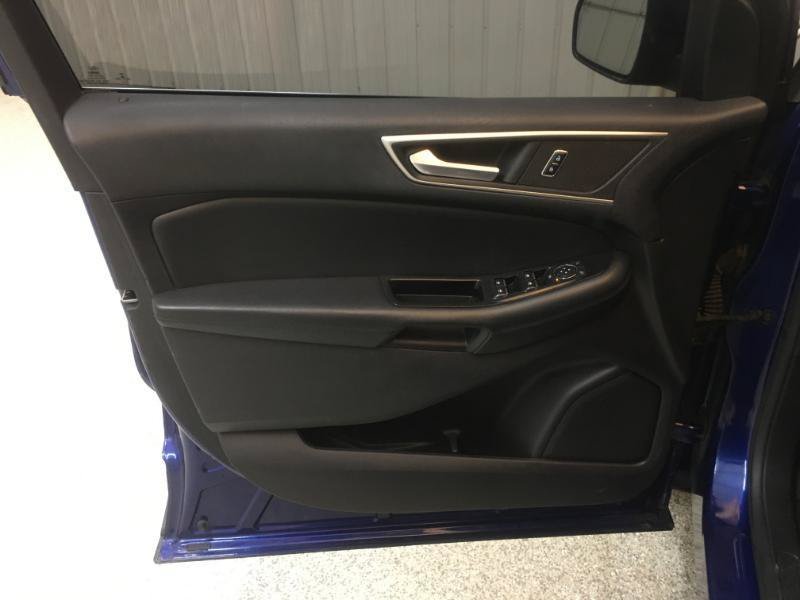 Used 2015 Ford Edge SEL w/ Equipment Group 201A AWD/4WD image 11