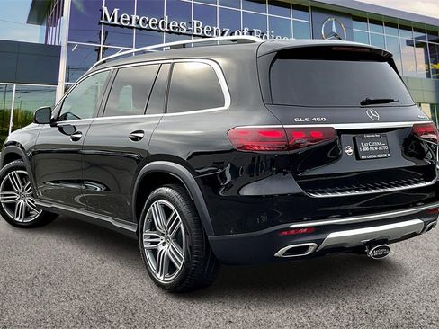 Used 2025 Mercedes-Benz GLS 450 4MATIC image 2